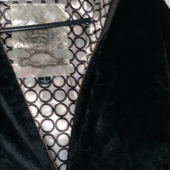 Soft Volcom jacket - Picture 3 of 4